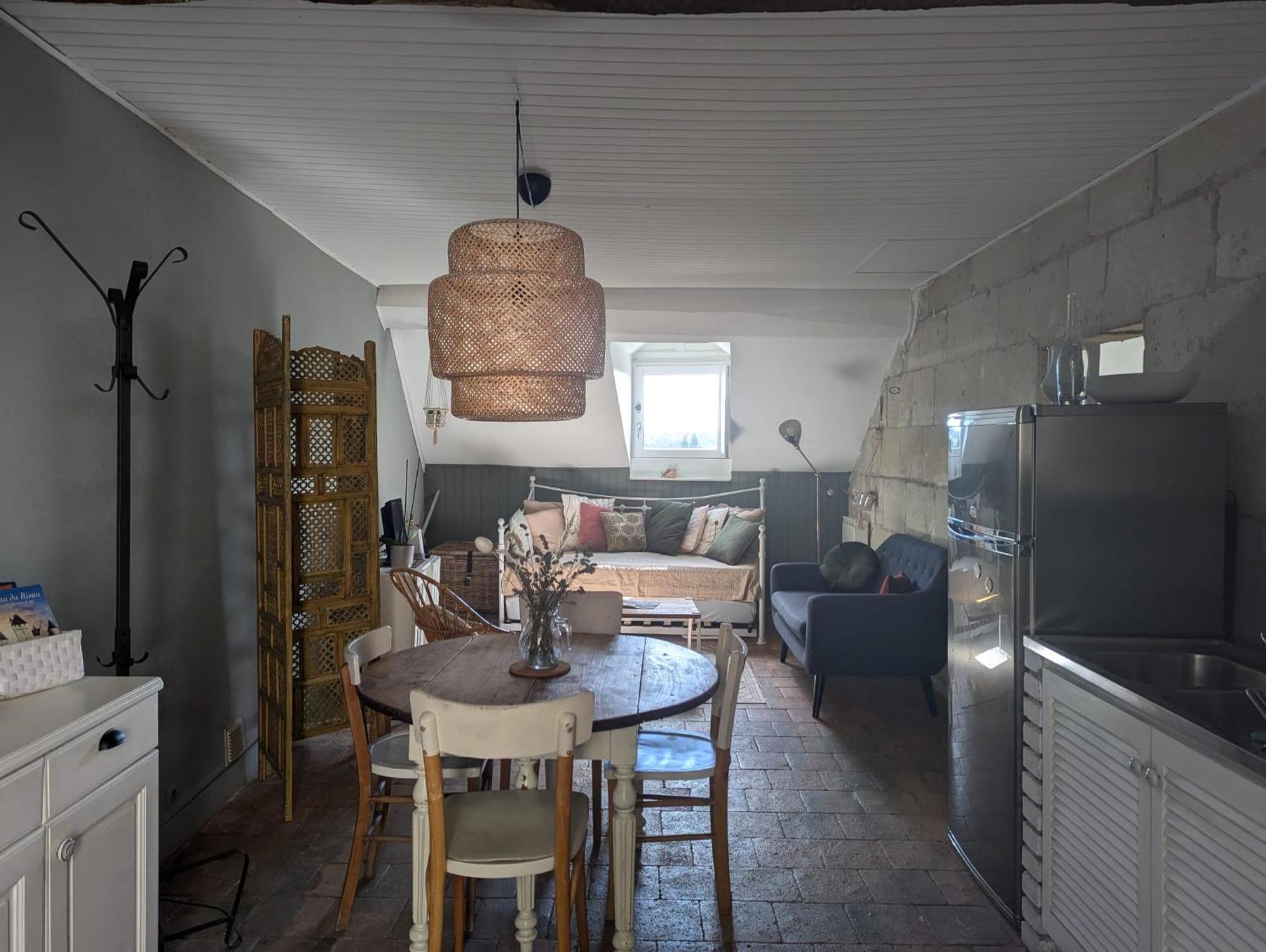 Appartement Des Hirondelles , Au Pied Du Chateau Chinon Exterior photo